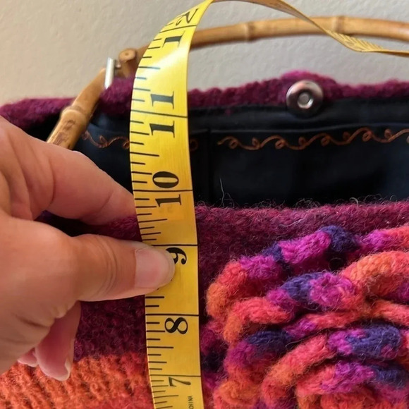 Hand knitted purse with bamboo handles boho purple pink orange flower both sides - Picture 14 of 14
